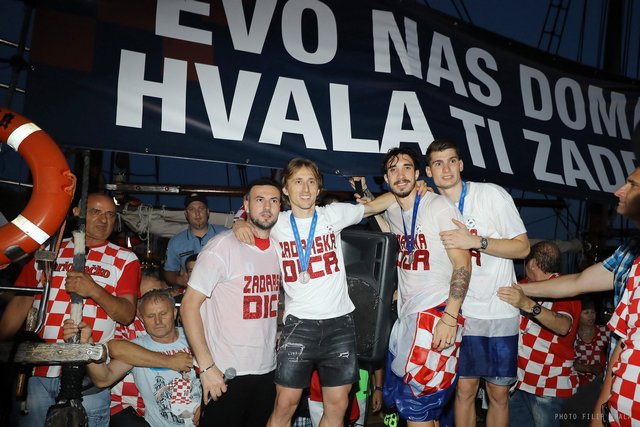 Spektakularan doček za zadarsku dicu Modrića, Subašića, Vrsaljka i Livakovića
