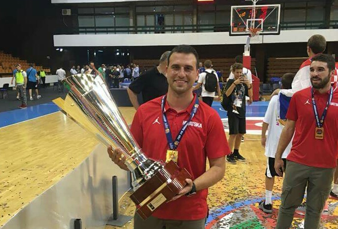 Stipe Kuliš s izbornikom Karakašom preuzeo U-18 reprezentaciju Hrvatske: “Iznimna mi je čast i veliko sportsko priznanje”