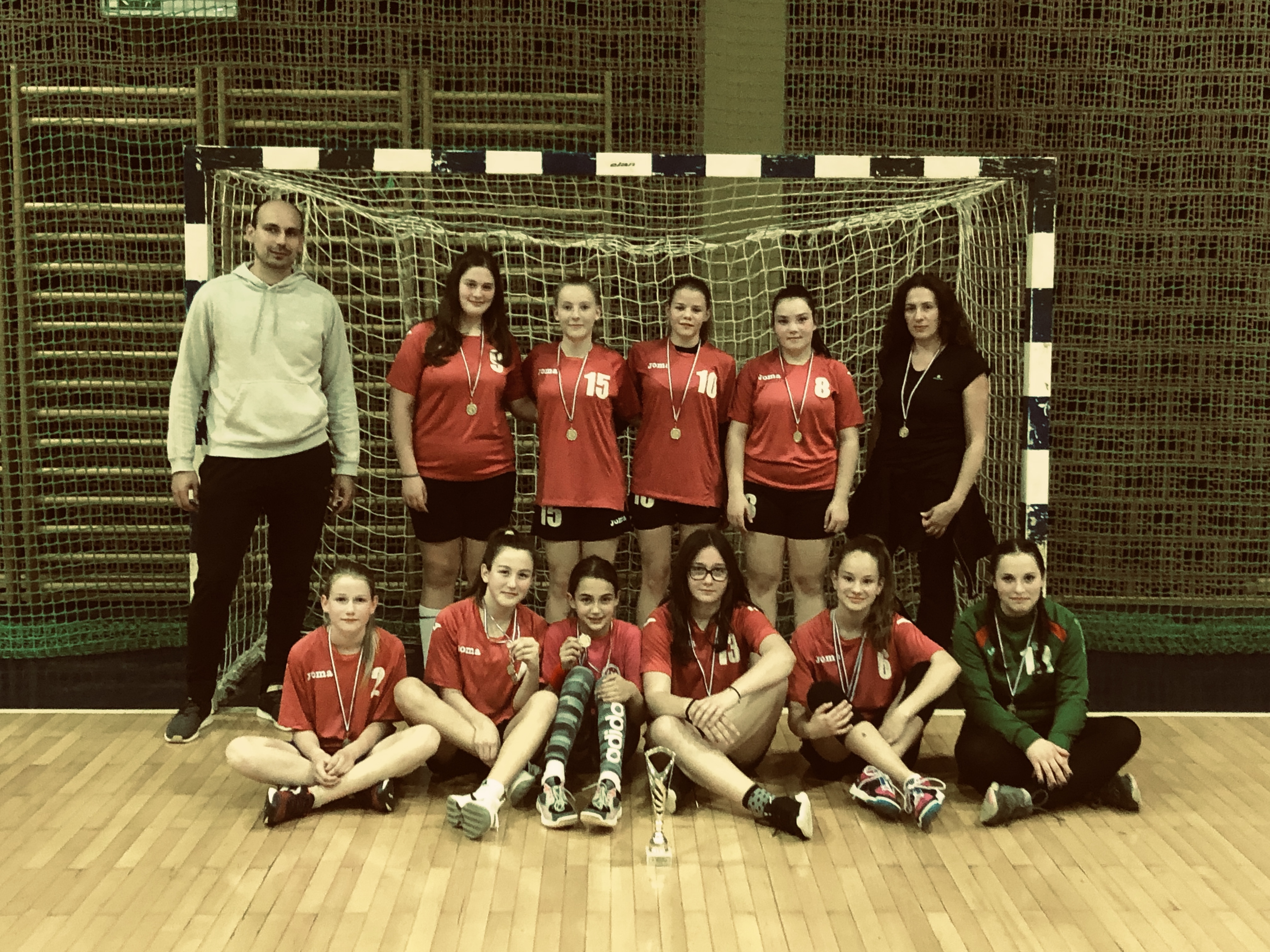 NA PUTU PREMA GORE! Djevojčicama iz ŽRK Zadar drugo mjesto i pohvale na Uskršnjem turniru u Biogradu na Moru!