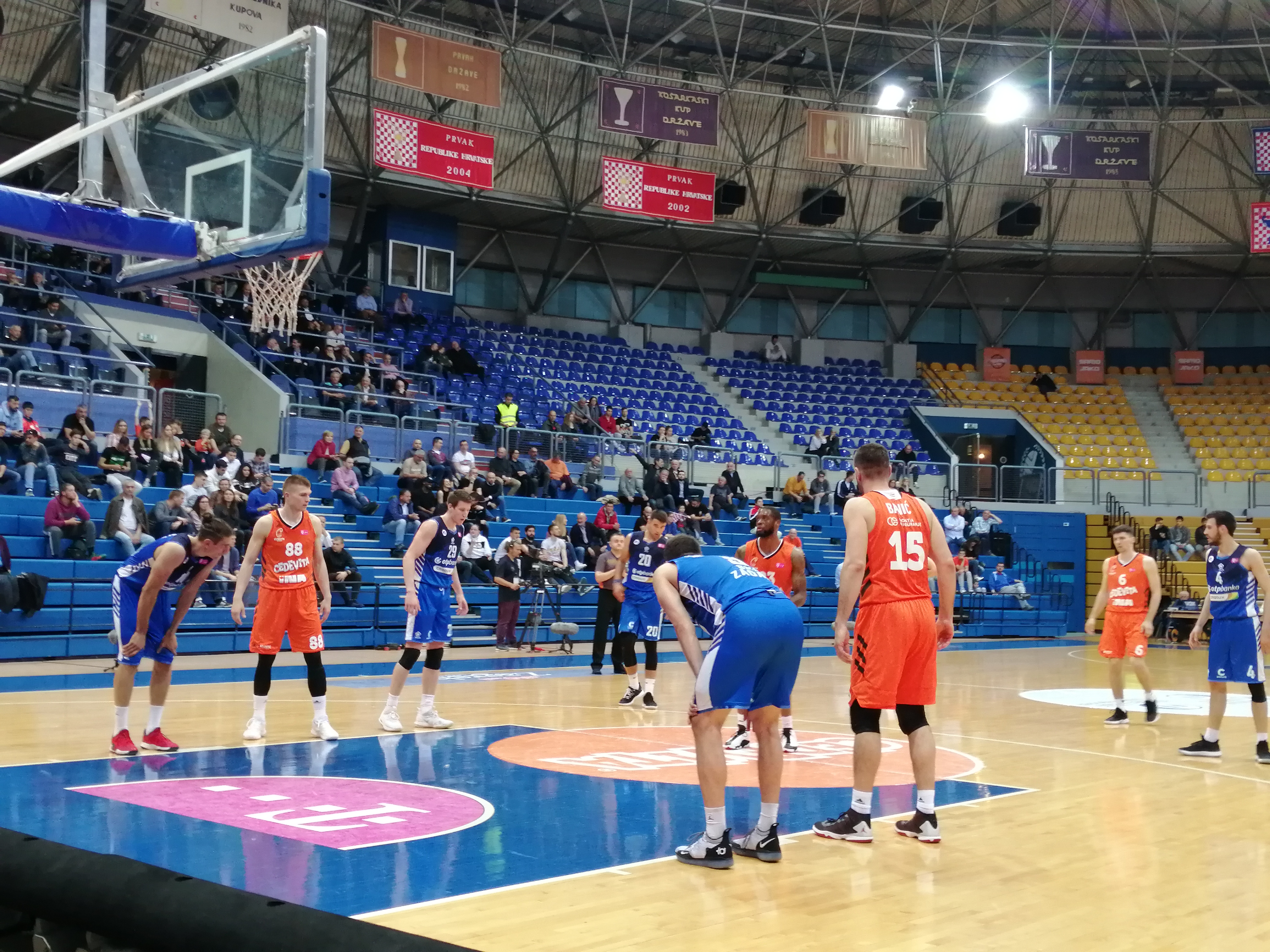 Blamaža Zadra pod Tornjem. Cedevita ih je u potpunosti demolirala.