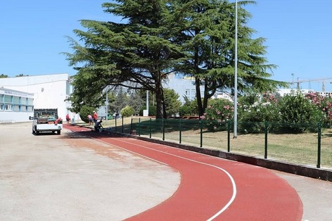 Zaštitna ograda 400-metarske atletske staze na Višnjiku