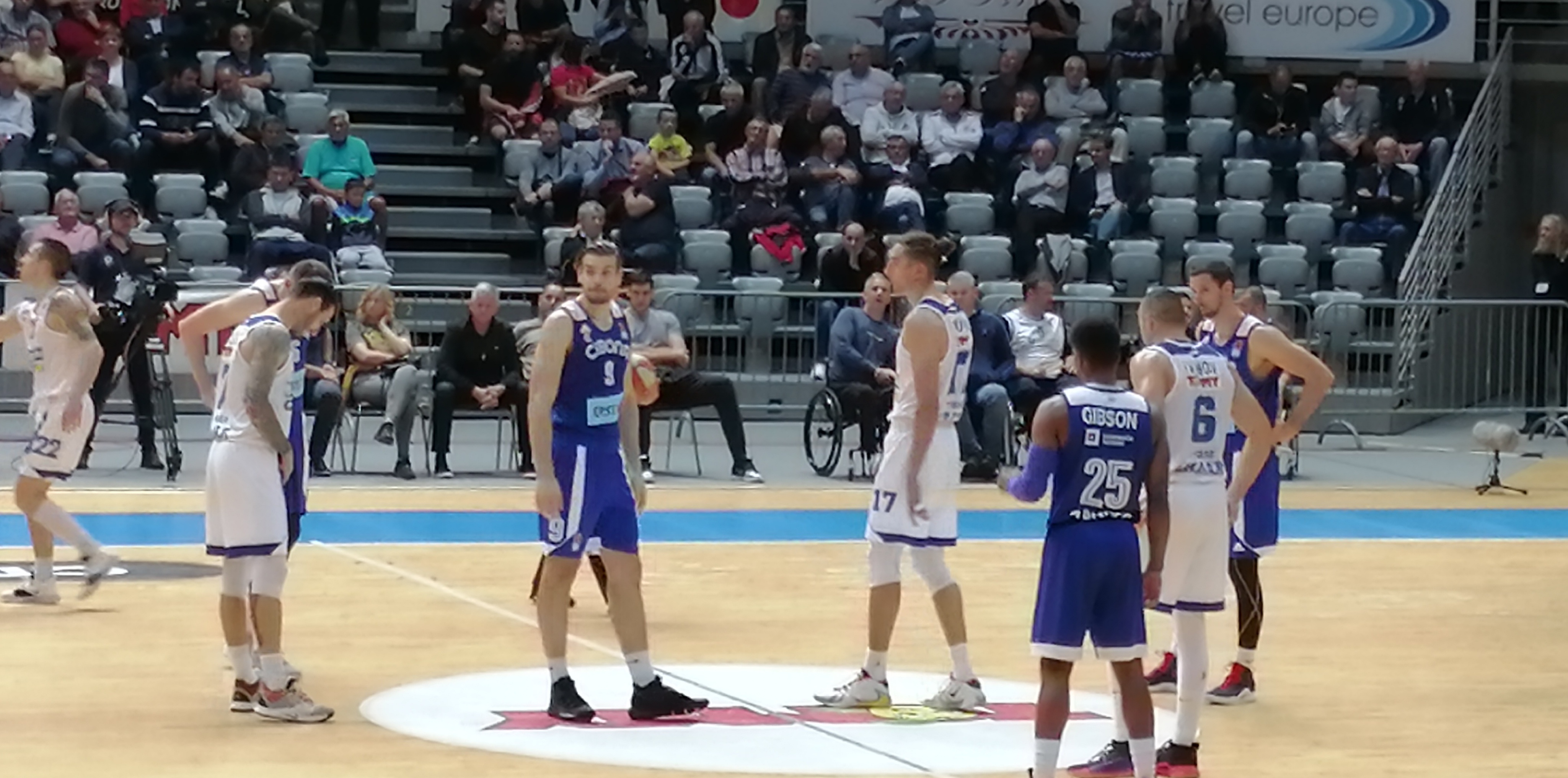 Cibona uzela ponuđeno u Krešinom domu. Zadar i dalje bez pobjede u ABA ligi.