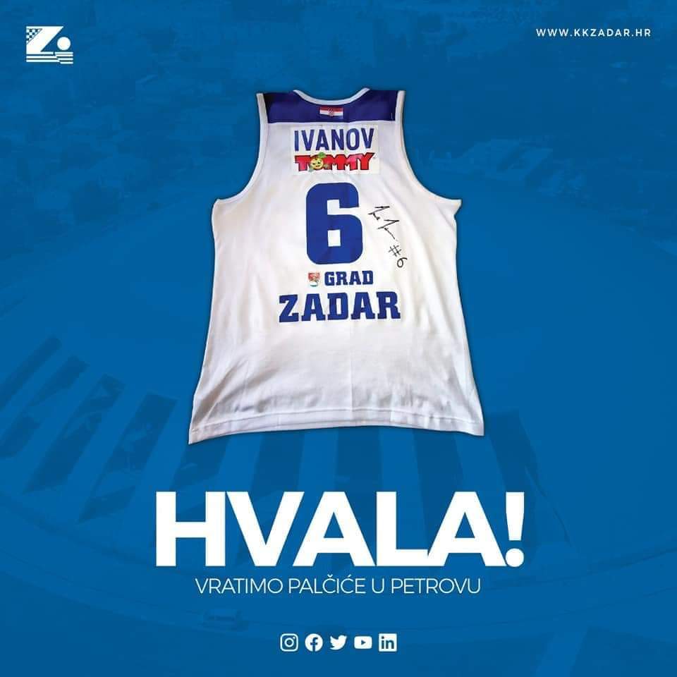 Zadarski navijači prikupili od dresa kapetana KK Zadar Ive Ivanova 4650 kuna u akciji Vratimo Palčiće u Petrovu