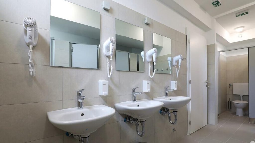 Na Višnjiku uređeni sanitarni čvor i svlačionice