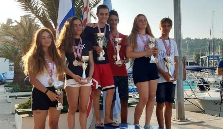Posada JK Uskok u klasi 470 Pulek/Lokas državni prvaci, brončane Petešić/Bašić