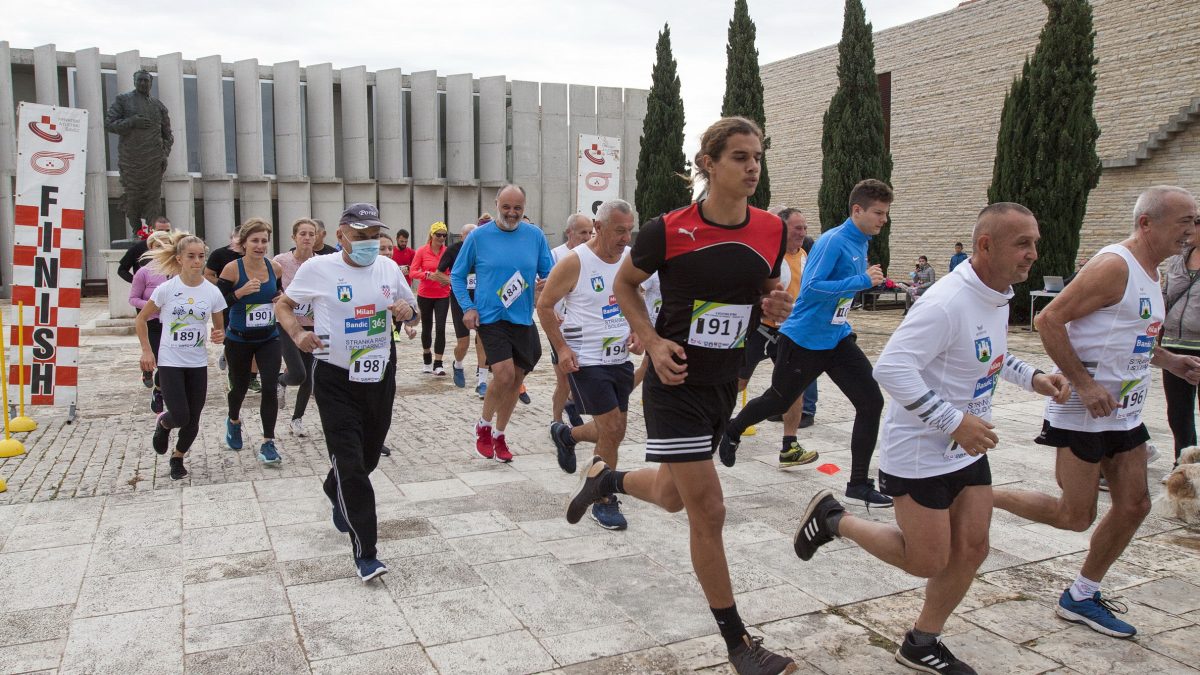 Pikunić i Kožul pobjednici utrke “Dani sjećanja od Škabrnje do Vukovara”