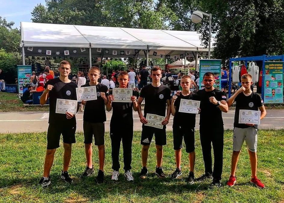 NA VRHU PORETKA Boksački klub Ares sve bliže osvajanju lige