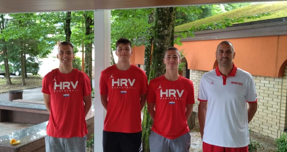 Toni Dijan, Duje Brala, Krševan Klarica i Ante Beljan na pripremama U-18 reprezentacije