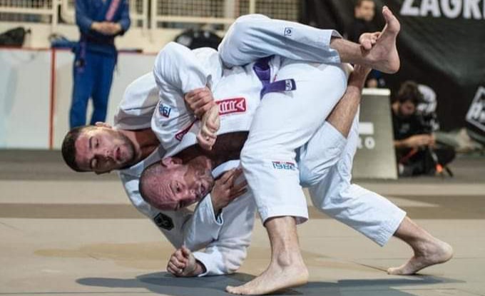 Izbornik Zvonimir Ucović te borci Tin Vuksan, Lovre Jurin i Šime Zrilić brane boje Hrvatske i Ju jitsu kluba Zadar na SP u Abu Dhabiju