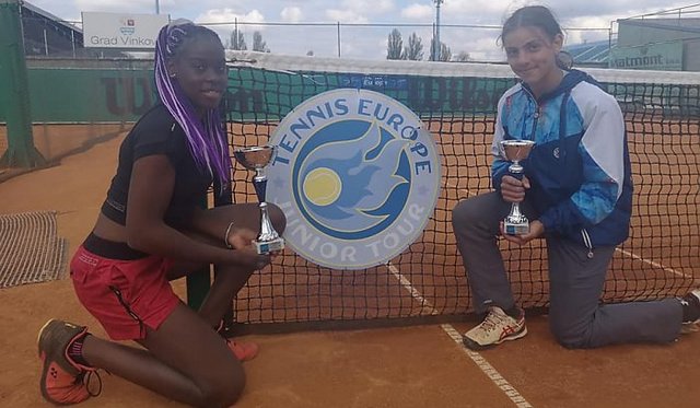 Astrid Joha-Bilić i Denisa Zoldakova osvojile su naslov pobjednica Tennis Europe turnira