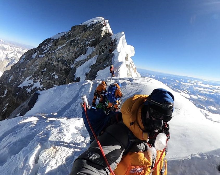 DEN EROR NA KROVU SVIJETA “Na 8848 metara je hladno i vjetrovito. Ali dalo se preživjeti!”
