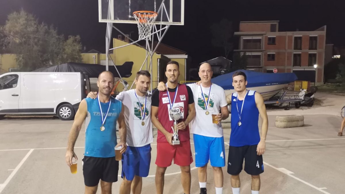 SRUŠEVAC 2022 Basketaši iz ekipe Run and gun slavili u Sukošanu