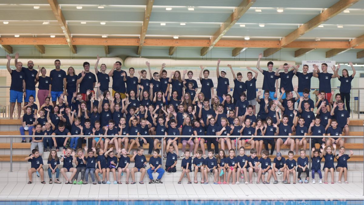 PLIVAČKI KLUB JADERA Održano klupsko božićno natjecanje i mini revija sinkro plivačica