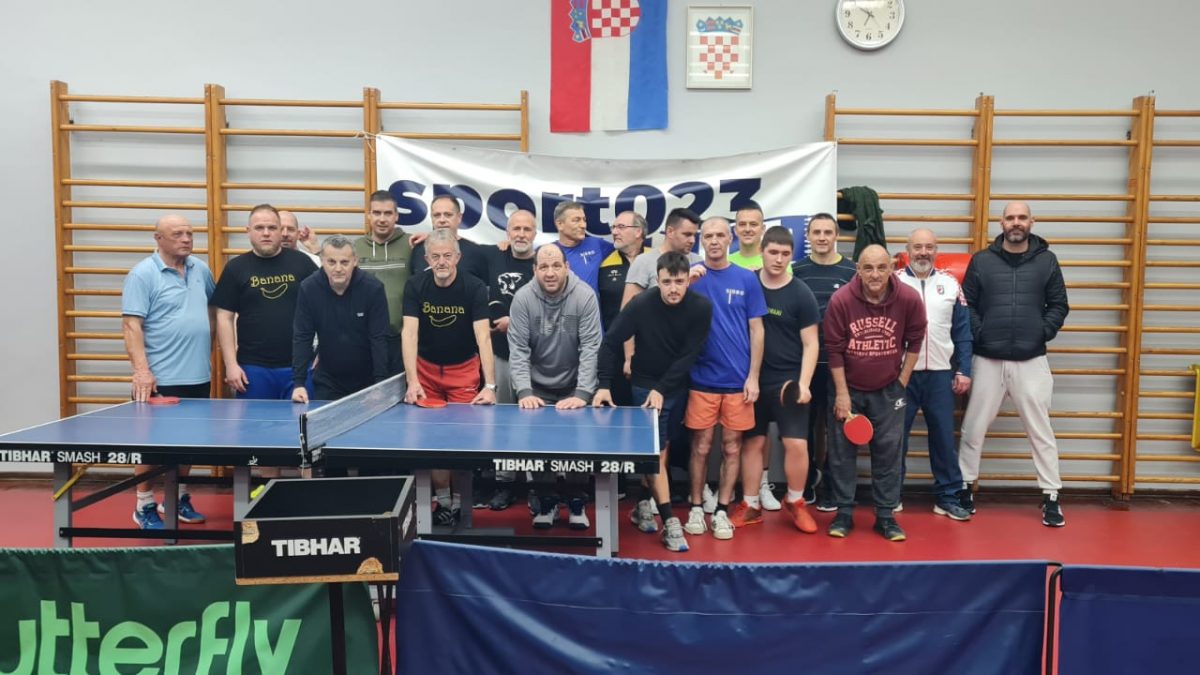 Tajnik HSTS-a Goran Radanović posjetio igrače Stolara