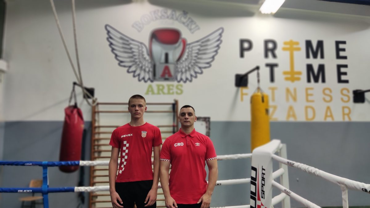 ZADRANI U KADETSKOJ REPREZENTACIJI HRVATSKE Trener Nikola Marketin i troje mladih zadarskih boksača na Kampu u Mrkoplju