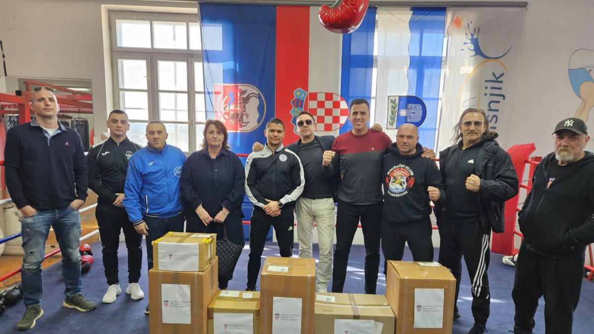 Boksački savez Zadarske županije uručio je opremu zadarskim boksačkim klubovima