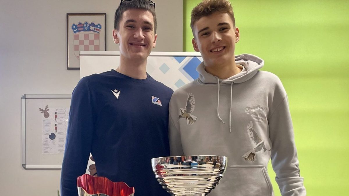 ODRŽAN ŽDRIJEB KOŠARKAŠKE LIGE SREDNJIH ŠKOLA Niko Šare i Josip Badrak najavili novu sezonu