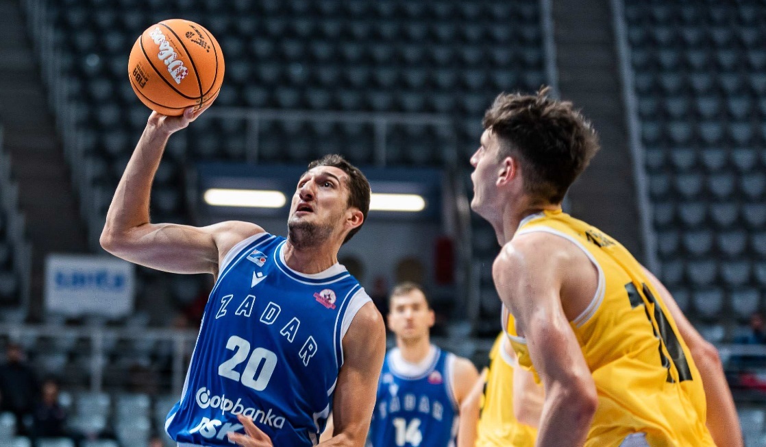 ADEM NESALOMLJIVI Mekić sinoć igrao u Poljskoj, večeras u Zadru