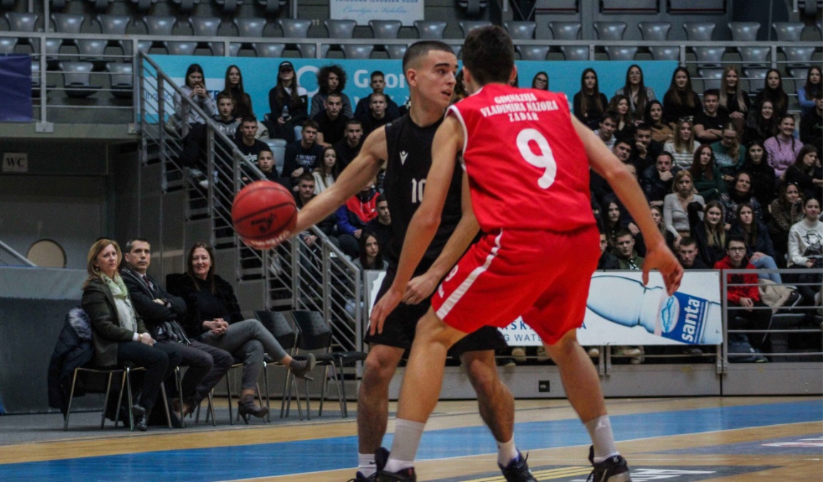 KOŠARKAŠKA LIGA SREDNJIH ŠKOLA U velikom finalu “Nazor” i “Tehnička”