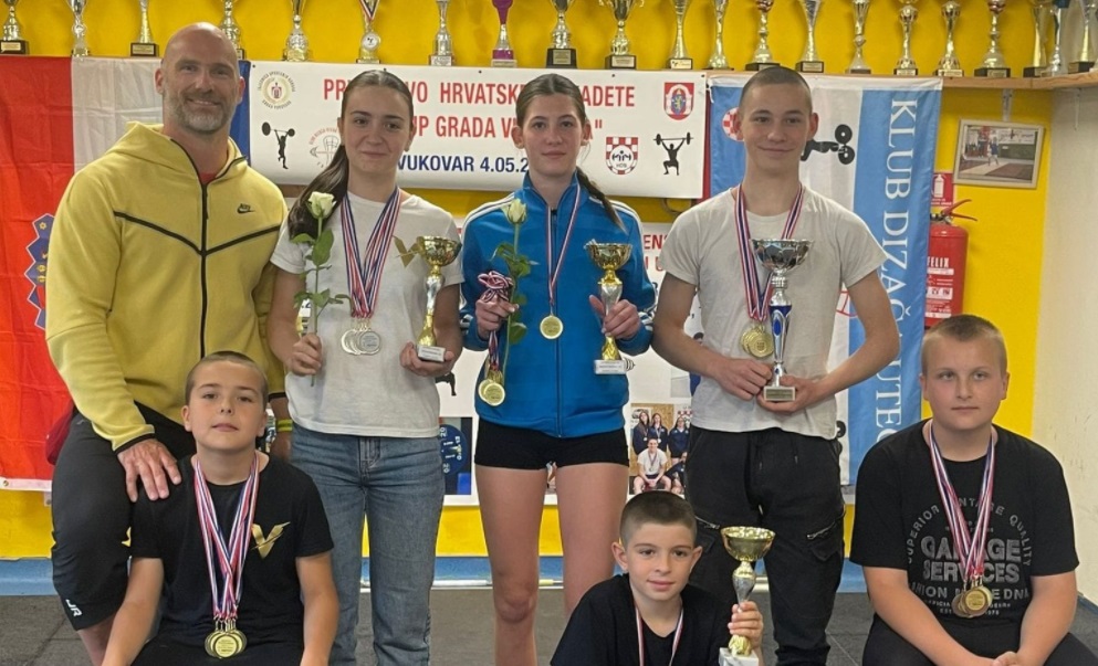 DIZAČKI KLUB ZADAR Prvaci Hrvatske, Joso Šikić, Dino Lidjan, Jakov Jezerčić i Ria Longin