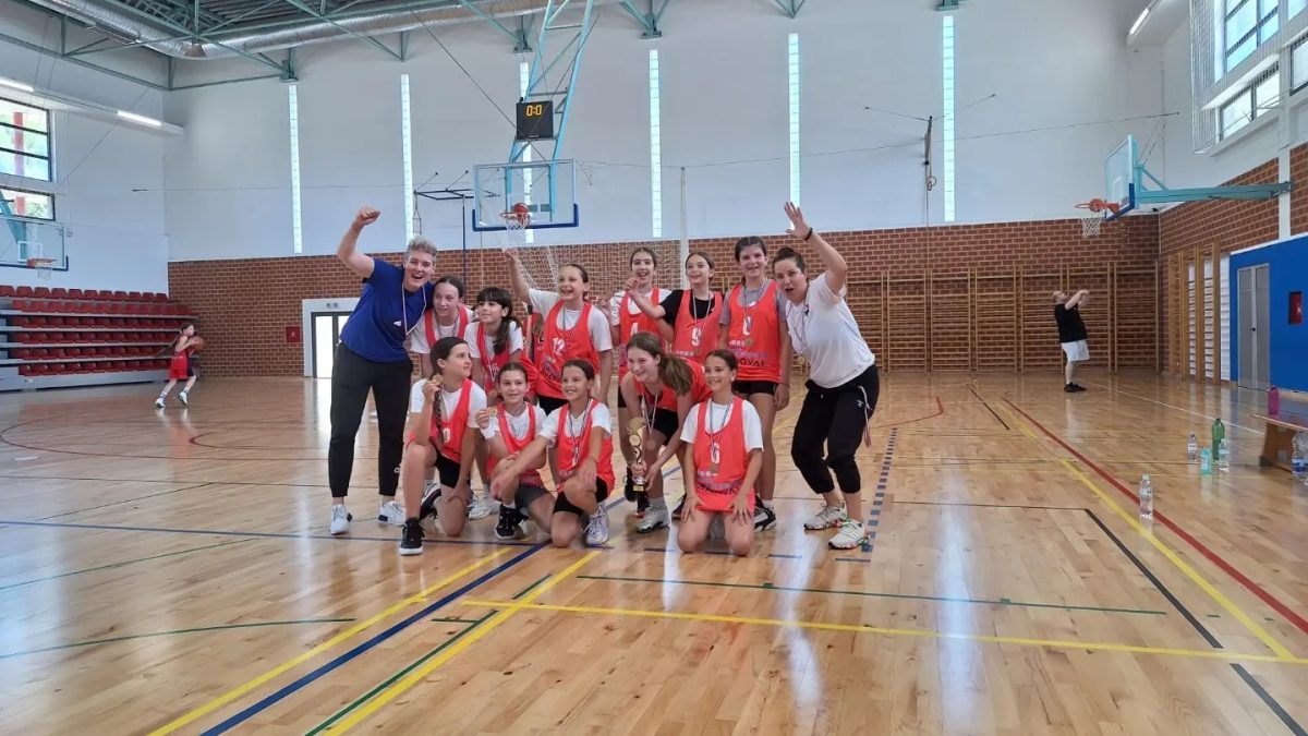 ŠKOLA KOŠARKE ŽKK ZADAR Treće mjesto,  prva medalja i pehar u Šibeniku!