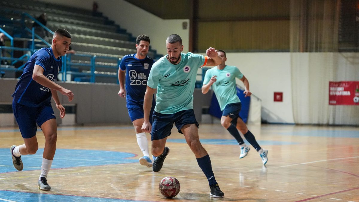 POLUFINALE PLAYOFFA Golovima Šime Župana Varoš ZDC na plus dva, Murvica i Kontrol biro na početku