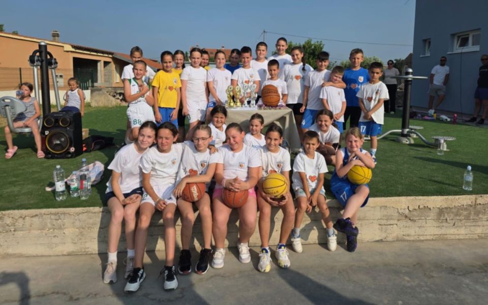 ŽKK ZADAR PLUS U prvoj godini rada škola košarke okupila preko 40 djece