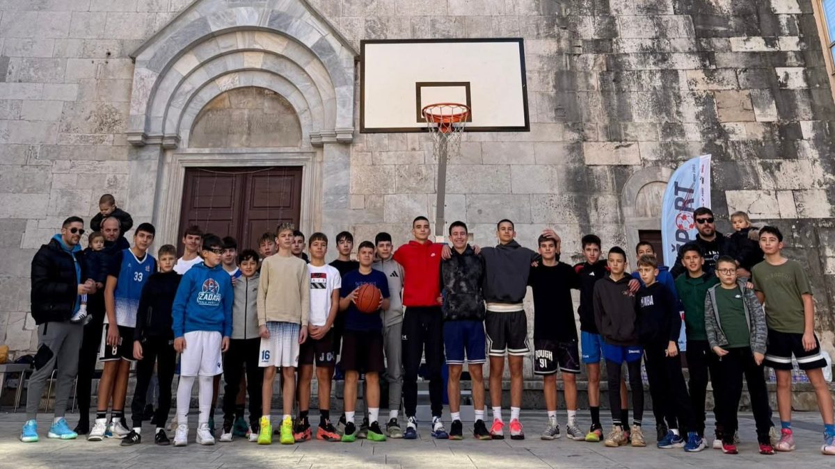 KK DIADORA Šuteri pobjednici Božićnog basketa kod crkve Sv. Krševana!