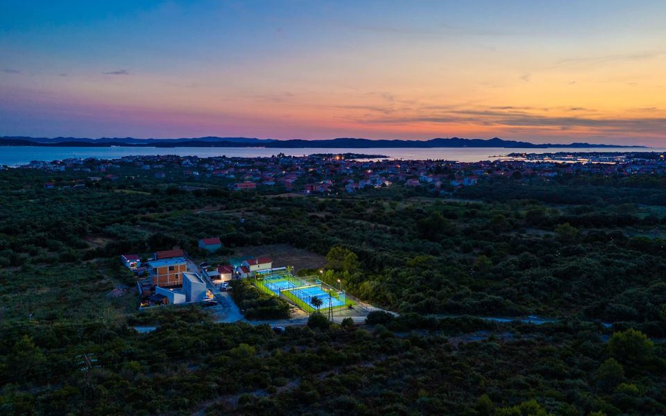 PADEL SUKOŠAN Provedi blagdane uz sport, druženje i dobru vibru!