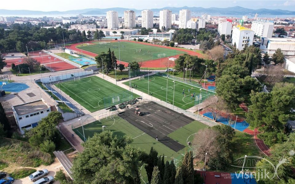 ŠC VIŠNJIK Započeli radovi na obnovi preostalih malonogometnih terena