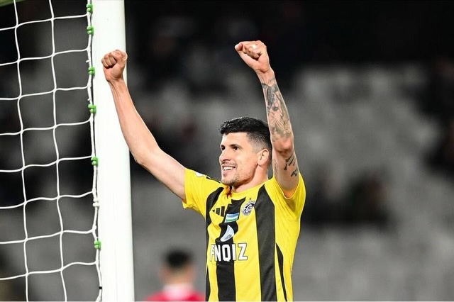 UŠAO I RIJEŠIO UTAKMICU Stipe Perica razgalio pun stadion navijača u Fergani