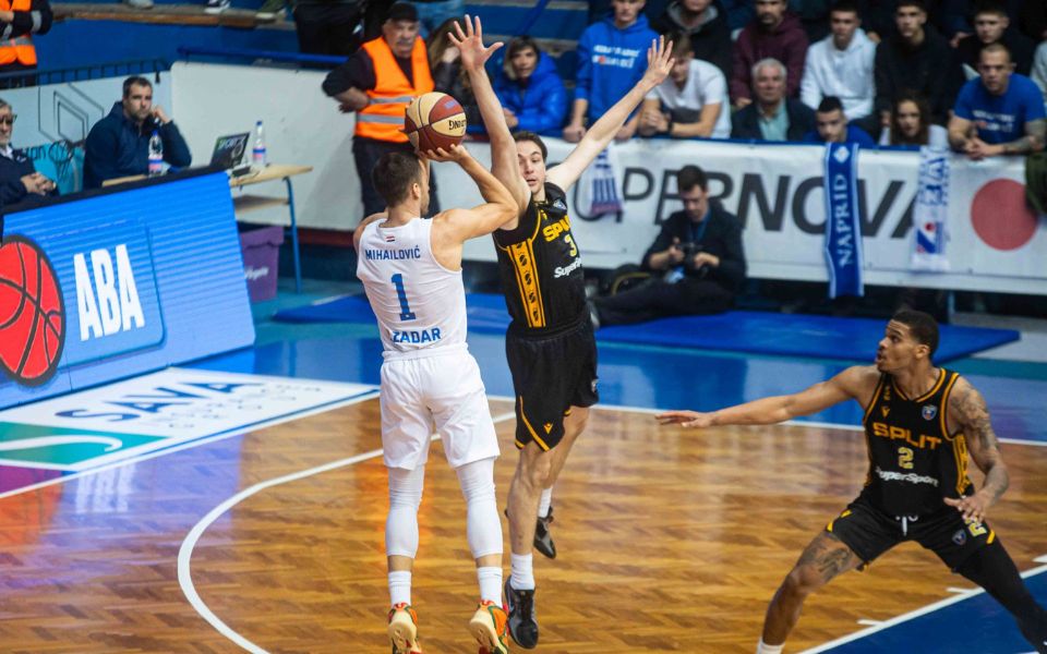 KANONADA U JAZINAMA Zadar s čak 22 trice potopio Split