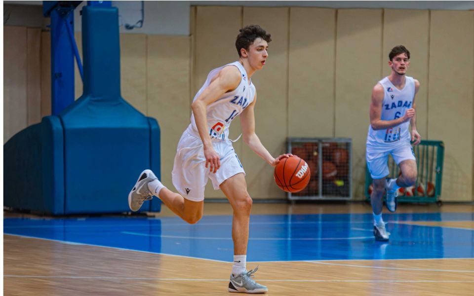 JEDINSTVENA KADETSKA LIGA Zadar pobjedom kod Medveščaka zadržao korak sa Splitom