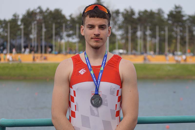 VESLAČKI KLUB JADRAN Frane Vulelija nastupa na Europskom juniorskom prvenstvu!