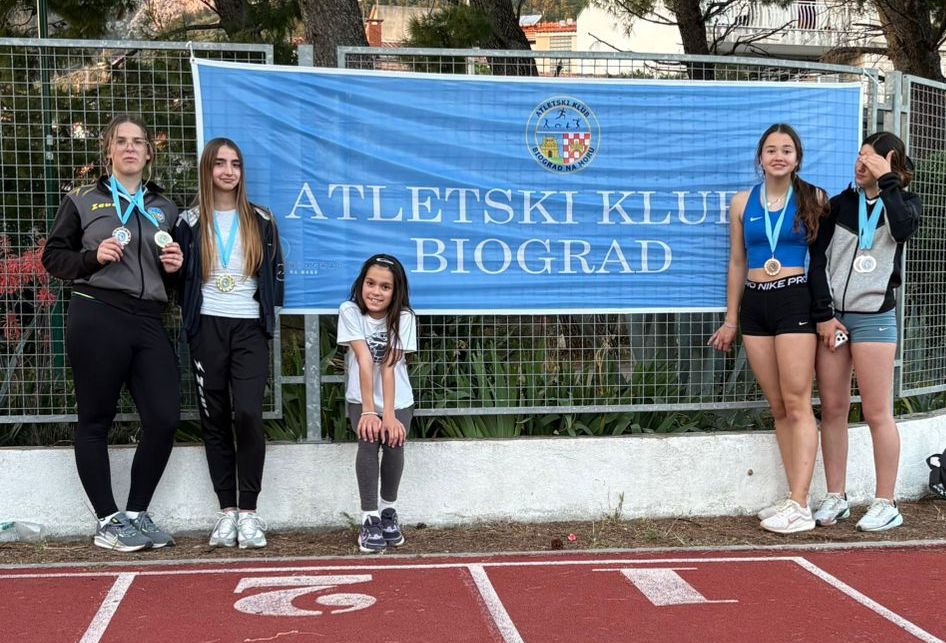 USPON AK BIOGRAD Četiri djevojke s prvenstva Dalmacije donijele šest odličja