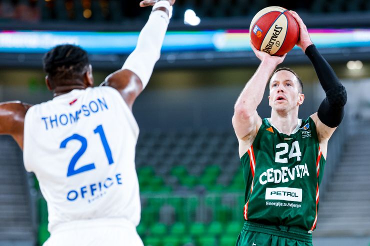 ZADARSKI MAJSTOR David Škara sa zvukom sirene zabio kao Nowitzki za veliku pobjedu Olimpije