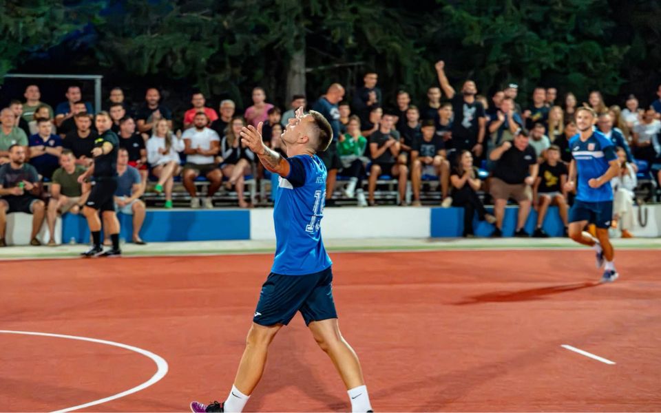 SV. MIHOVIL 2026. Galovac razgalio stotine domaćih navijača i na penale izborio finale protiv Sinjoretova