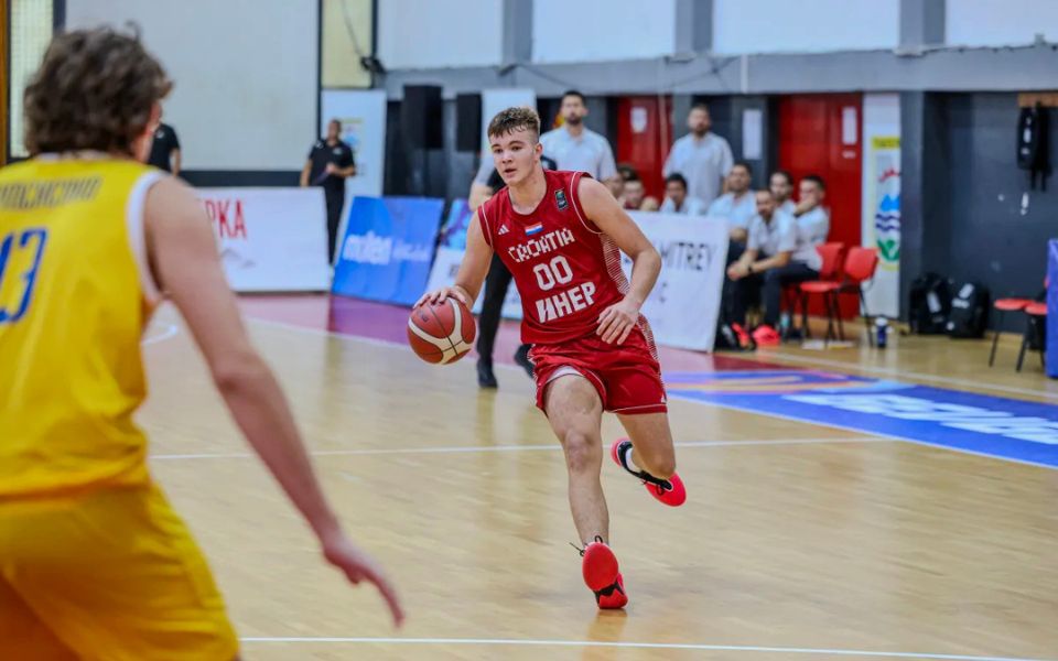 EP U-16 Hrvatska maksimalnim učinkom prošla skupinu, vrlo dobra igra Jure Vidakovića
