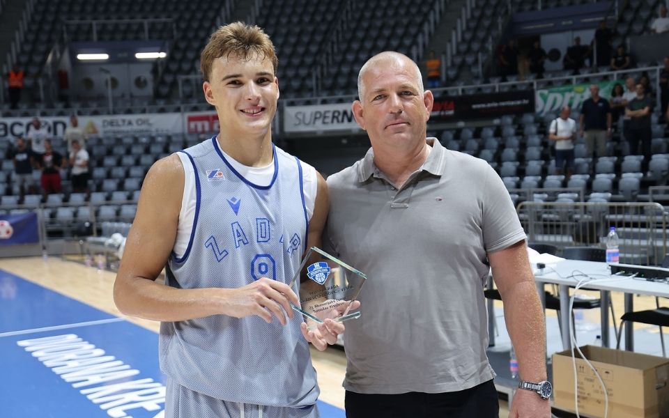MVP NIKO ŠARE: “Zoran Veselinović mi je bio profesor, ova nagrada za mene ima posebno značenje”
