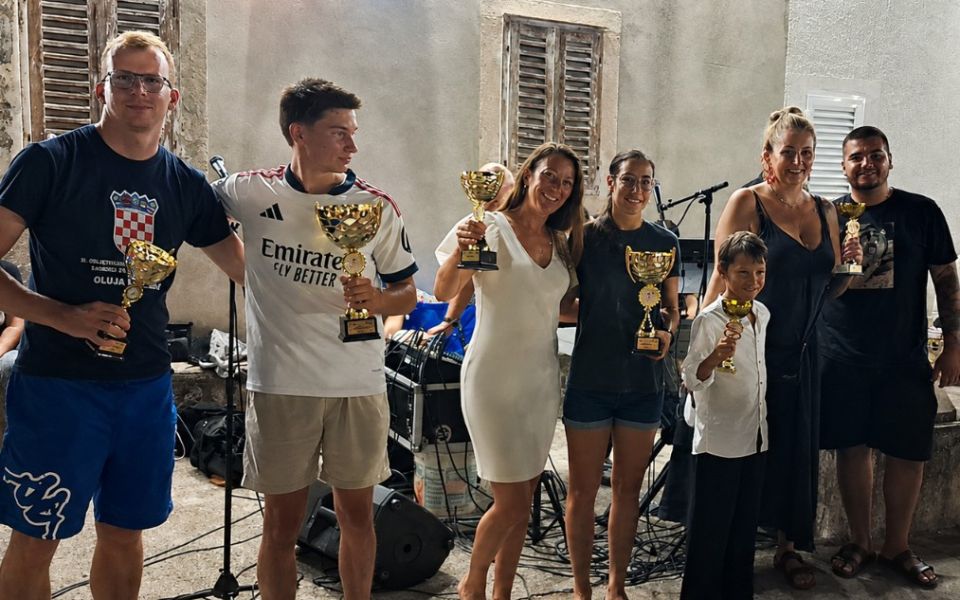 OLUJA NA OLIBU Olibljani obilježili Dan pobjede 6. utrkom u čast Danijela Telesmanića Dida