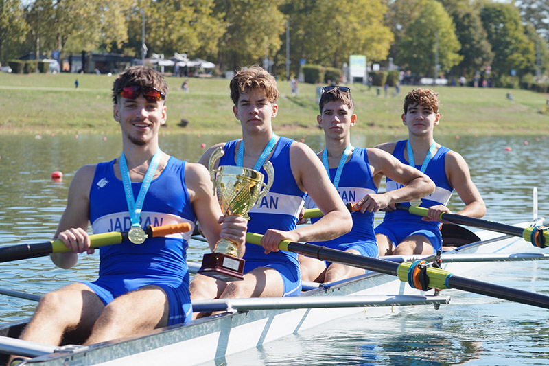VESLAČKI KLUB JADRAN Prvaci Hrvatske juniorski četverac s kormilarom i dvojac na pariće mlađih juniora!